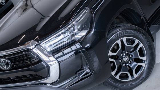 TOYOTA HILUX 2.8 D-4D TURBO DIESEL CD SRX 4X4 AUTOMÁTICO